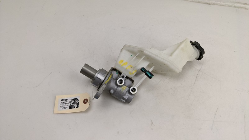 Brake Master Cylinder w Reservoir 32670178 84104229 2019 GMC Terrain 2018 2020
