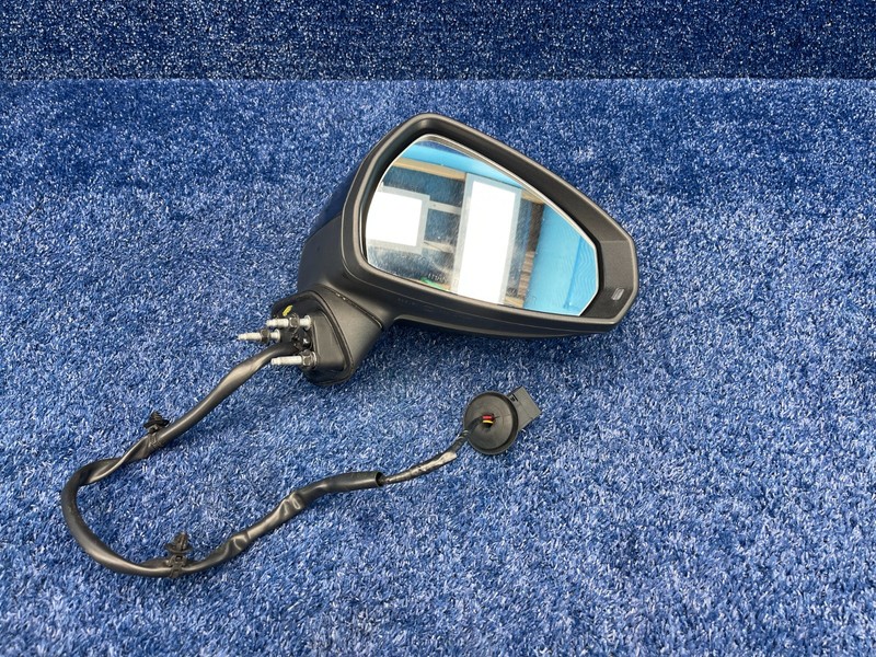 2015–2020 Audi A3 right Side Door Mirror Blind Spot Assist OEM 8V0949101A