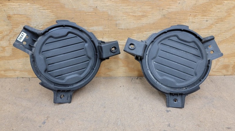 2014 2015 2016 Kia Soul Front Bumper LH&RH Foglight Trim Moulding 86515B2000*