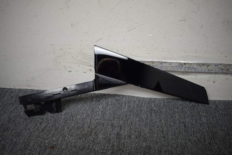 2015-2020 PORSCHE MACAN S DOOR REVEAL MOLDING FACTORY OEM