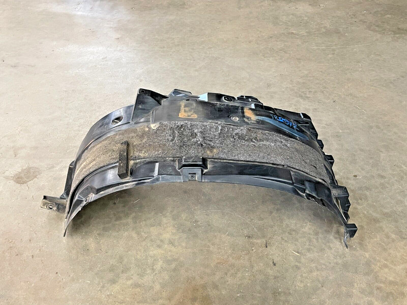 ⭐2017-2024 NISSAN TITAN FRONT RIGHT FENDER LINER SPLASH SHIELD OEM LOT2572