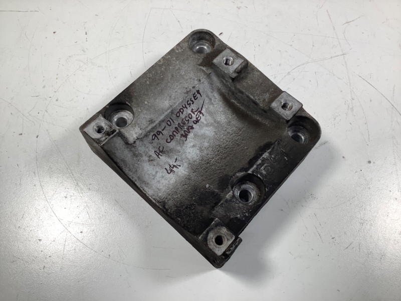 99-01 Honda Odyssey, 03-04 Pilot A/C Compressor Mount Bracket 38930-P8F-A00 OEM