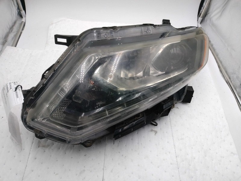 Used Left Headlight Assembly fits: 2015 Nissan Rogue VIN 5 1st digit USA built h