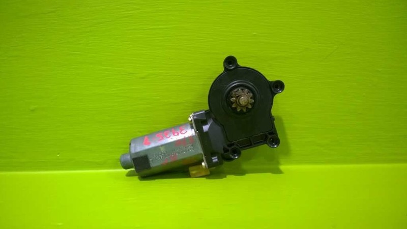 98 99 00 VOLVO S70 SDN PASSENGER RIGHT FRONT WINDOW MOTOR OEM 3935-7