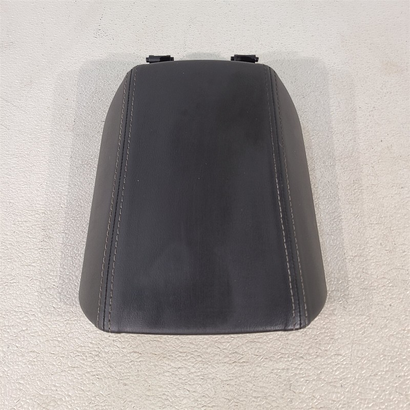 10-15 Camaro Ss Coupe Center Console Arm Rest Stitched Aa7421