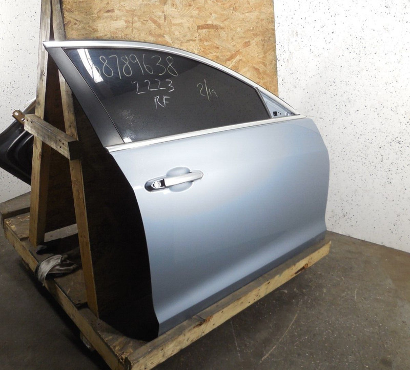 2013-2018 Cadillac ATS Sedan Front Door Assembly Passenger Right RH OEM 101V