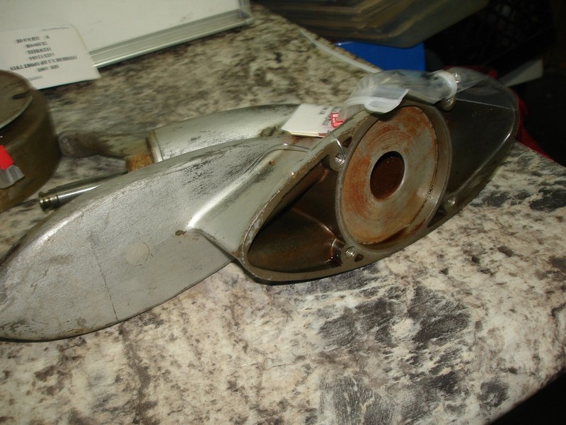 Evinrude 3.3 hp sport twin 4423-12484 lower unit boat motor part b 4002