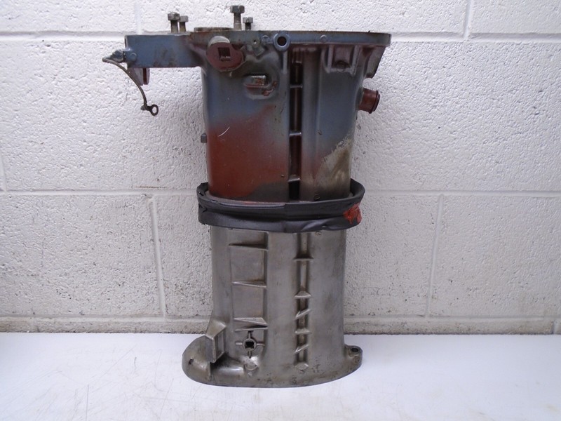 U4 Evinrude Johnson 40 HP Exhaust Housing Mid Section305115