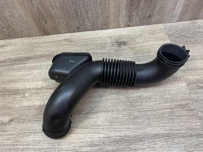 2009-2014 Hyundai Sonata Hose Assembly-Air Intake ASSY OEM Part# 28130-3Q180