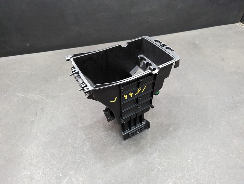 Center Console Storage Box 2018 Jeep Cherokee 1WZ47DX9AE 2016 2017