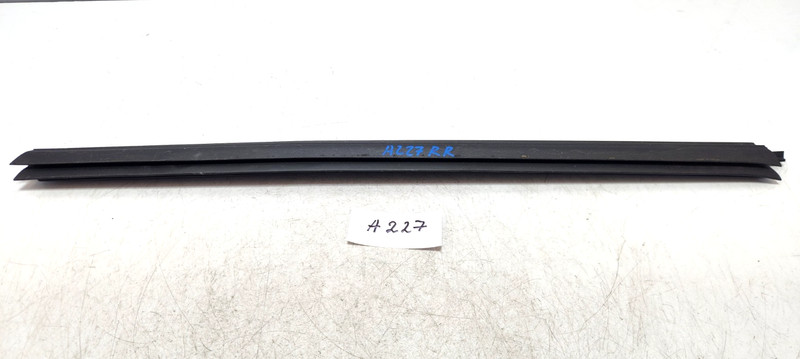 ✅ 13-19 OEM Mercedes X166 GL63 AMG Rear Right Passenger Side Door Window Seal