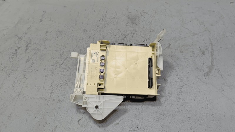 2018 TOYOTA CAMRY FUSE RELAY JUNCTION BLOCK MODULE UNIT OEM
