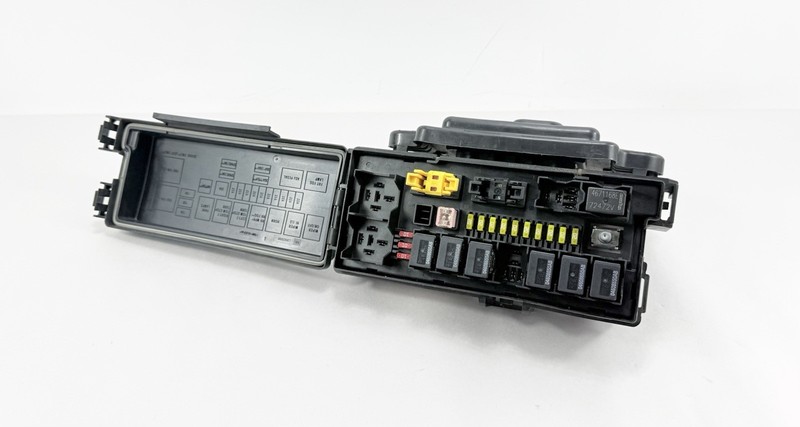 07 Jeep Grand Cherokee 5.7L Fuse Box Relay BCM Body Control Module 04692113AC