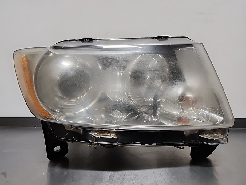 2011 Thru 2013 Jeep Grand Cherokee Passenger Right Xenon HID Headlight OEM RF