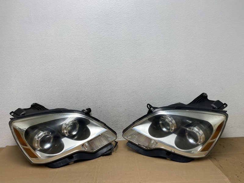 2007 to 2012 Gmc Acadia Halogen Headlights Left+Right Side AE4888 DW