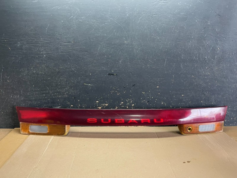 1995 to 1996 Subaru Legacy Wagon Trunk Mounted Center Tail Light Panel z8540 DG