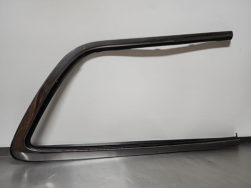 17-20 Chrysler Pacifica Limited Rear Left Quarter Window Trim Molding 68227297AD