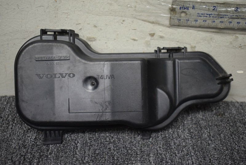 VOLVO REAR HEADLIGHT COVER FACTORY OEM