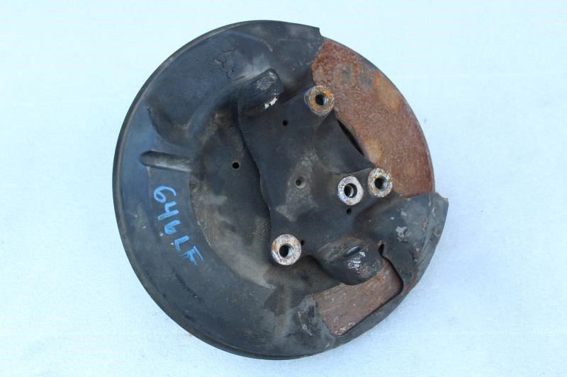1977 MERCEDES 450SL R107 LEFT DRIVER SIDE FRONT WHEEL HUB WITH ROTOR