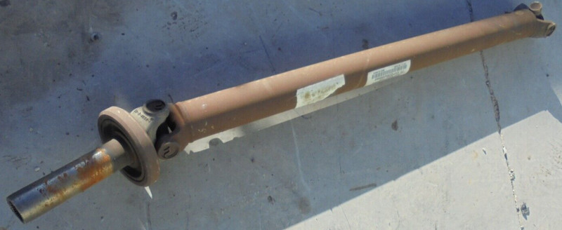 2003 Jeep Liberty Sport 3.7L Rear Back Drive Shaft Automatic Auto U Joint Yoke