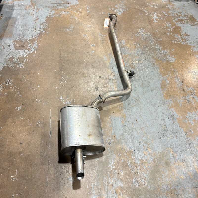 2019 - 2023 TOYOTA CAMRY L LE FWD 2.5L CENTER EXHAUST SYSTEM PIPE W/ MUFFLER OEM