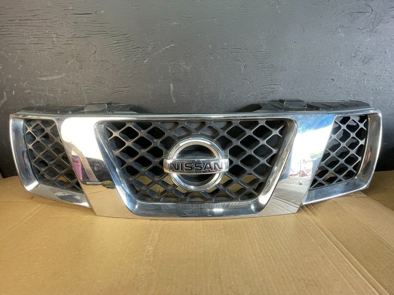 2005 2006 2007 Nissan Pathfinder Chrome Front Upper Grill Grille Oem AC5287 DG