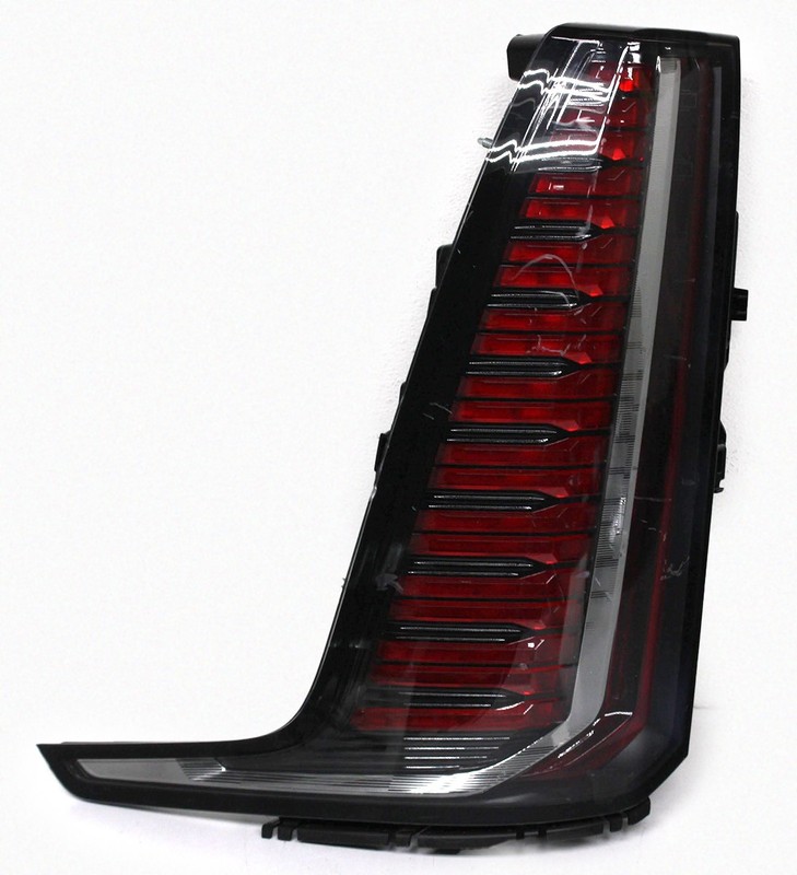 OEM Left Driver Side LED Tail Lamp For Cadillac Escalade IQ 85096283, Lens Crack