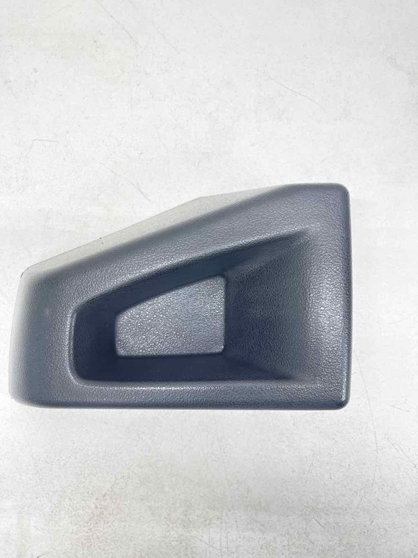 2006 Hummer H2 LH Driver Side Bumper End Only See Pictures OEM 15058404