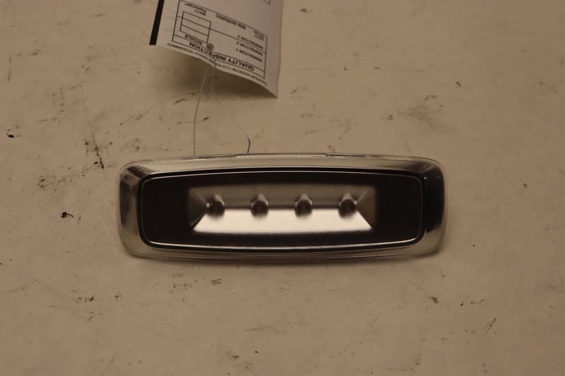 2018-2024 PETERBILT 579 CAB SLEEPER INTERIOR DOME LIGHT LAMP P54-1194-100 OEM