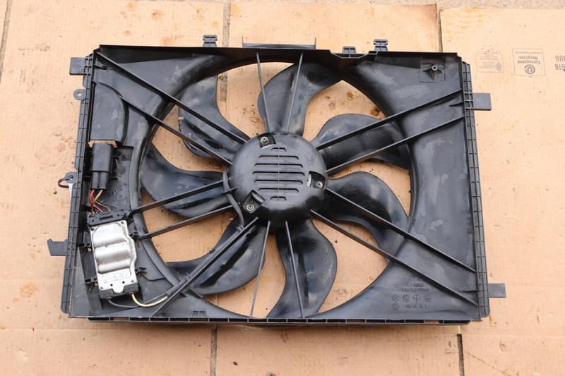 2010-2017 MERCEDES E-CLASS E350 W212 ENGINE COOLING FAN MOTOR SHROUD OEM