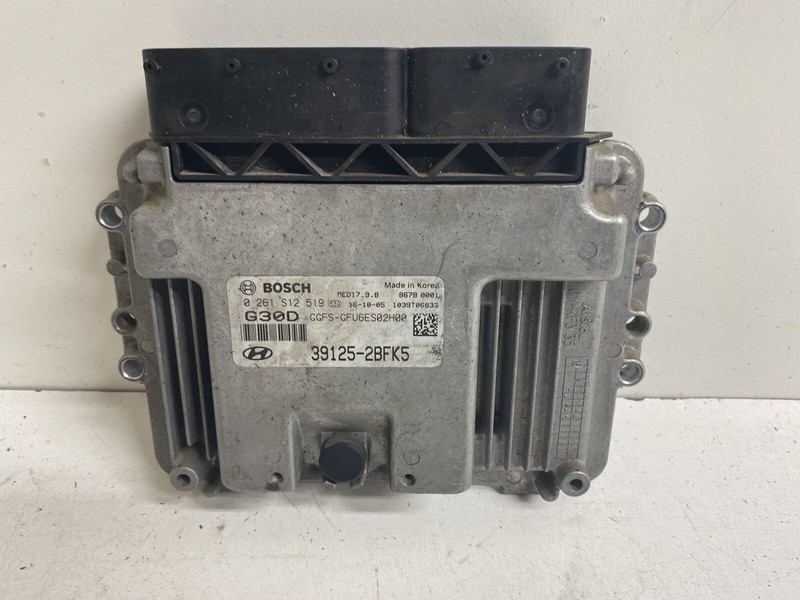 2016-2017 Hyundai Veloster NA 39125-2BFK5 Engine Computer Module Ecu Ecm Pcu Pcm