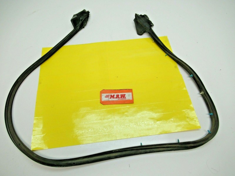 DOOR SEAL RUBBER REAR BACK PASSENGER RIGHT CLIPS TO DOOR for LEGACY WAGON SEDAN