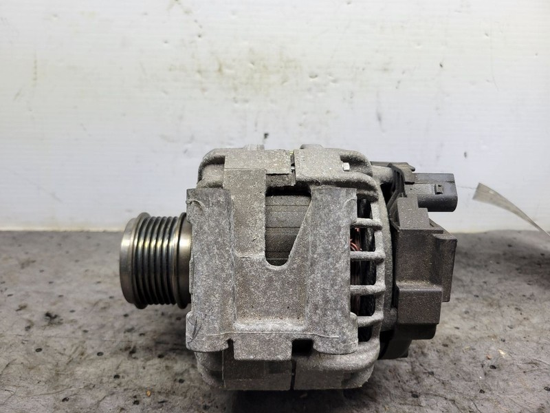Alternator Seg Fits 20-24 GOLF GTI 1711366