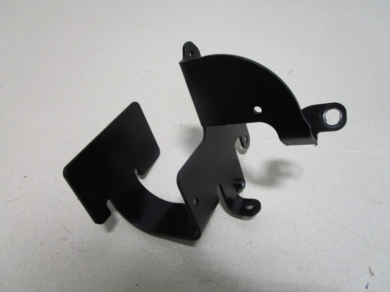 Mercury MerCruiser 4.5 L V6 200 Hp Boat Marine Engine Mount Bracket 8M0099150
