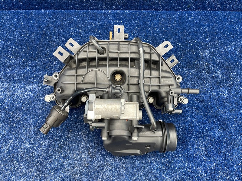 2016–19 Buick Cascada Intake Manifold with Throttle Body 1.6L Turbo 55569381 OEM