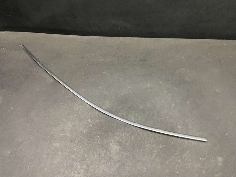 Front Right Door Upper Molding 2021 Cadillac XT4 84573341 2019 2020 2022 2023