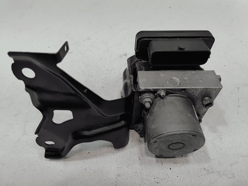 2018 - 2020 TOYOTA CAMRY FWD ABS ANTI LOCK BRAKE PUMP MODULE UNIT W/BRACKET OEM