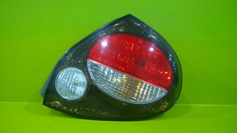 00 01 MAXIMA SE PASSENGER RIGHT QUARTER TAILLIGHT LAMP OEM 3158-36