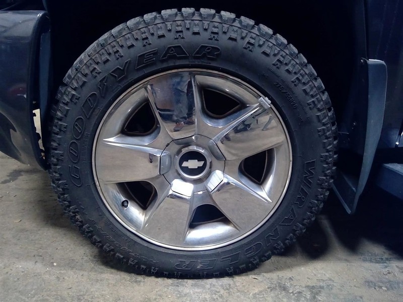 Rim Wheel 20x8-1/2 5 Spoke Covered Lug Nuts Fits 09-11 AVALANCHE 1500 1762468