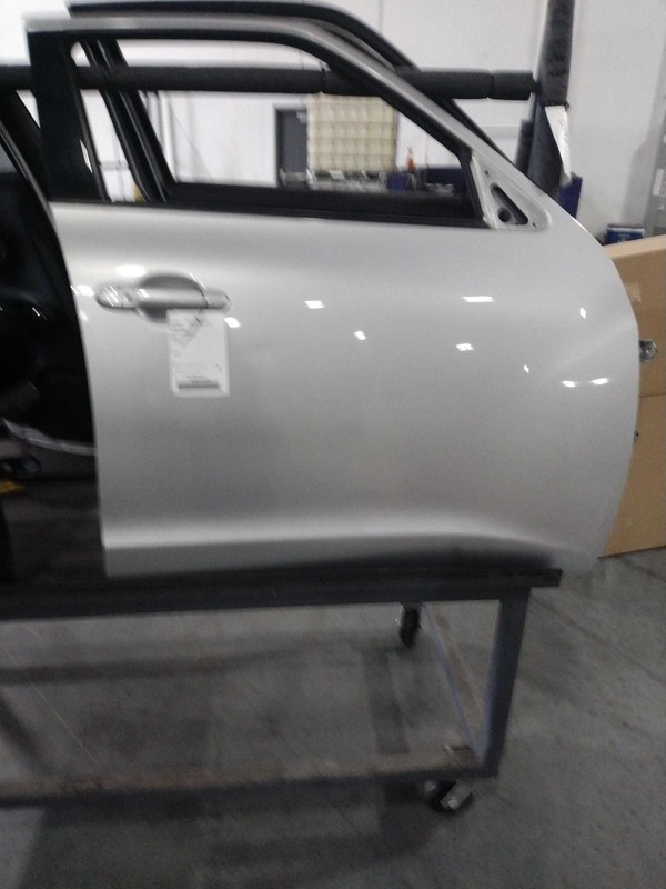 2015 Nissan Juke Right Front Door Silver OEM Used Part 560071 105K Miles