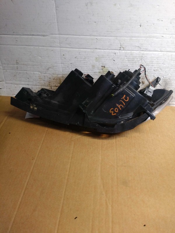 2008 MAZDA 3 Right Headlight Assembly OEM 314574 Silver Used 195K Miles