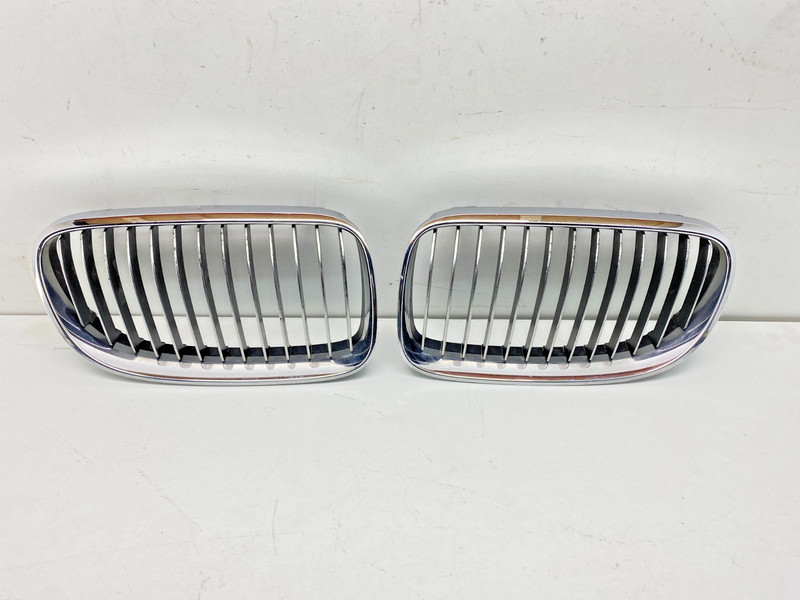 07-13 BMW E92 E93 328 335 Front Left & Right Bumper Kidney Grille Chrome Set OEM