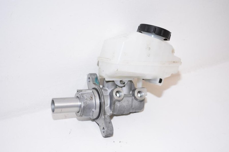 2019-2020 NISSAN ALTIMA 2.5L ATMASTER CYLINDER W/ RESERVOIR OEM