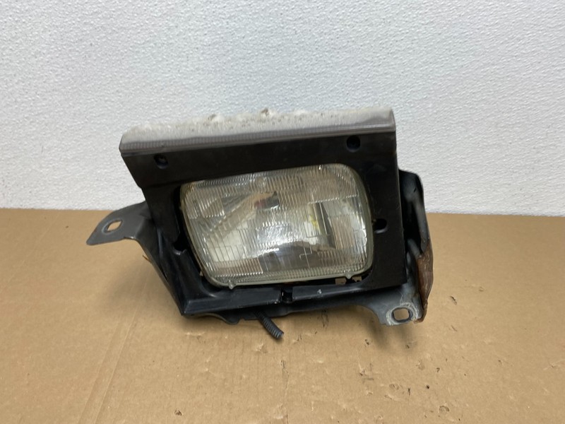 1983 to 1987 Honda Prelude Left Driver LH Halogen Headlight AB6789 DG