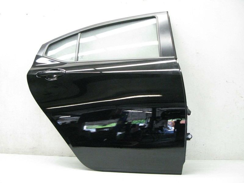 π 2020-2024 NISSAN VERSA REAR DOOR PASSENGER RIGHT OEM ( LOCAL PICK UP )