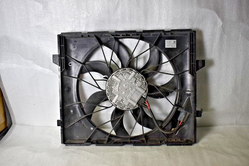 Engine Cooling Fan Module Mopar 68367518AA 2018-2021 GRAND CHEROKEE & DURANGO