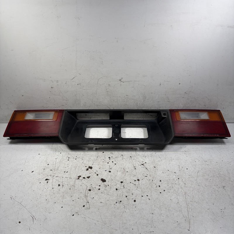 88-89 Honda Accord 4D Center Tail Light Rear Garnish Panel 33700-SE3-A52 OEM