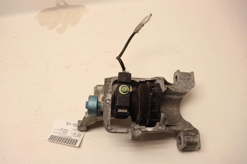 2019-2021 INFINITI QX50 2.0L RIGHT SIDE ENGINE MOTOR MOUNT BRACKET OEM