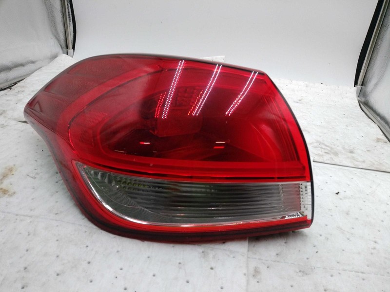 Used Left Tail Light Assembly fits: 2016 Kia Forte incandescent Hatchback quarte