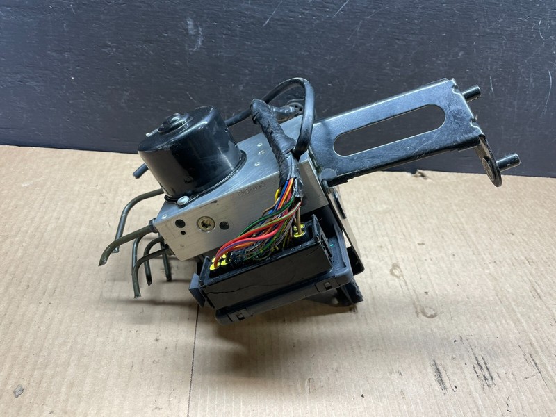 BMW ABS Anti-Lock Brake Pump 6752639 OEM D8515